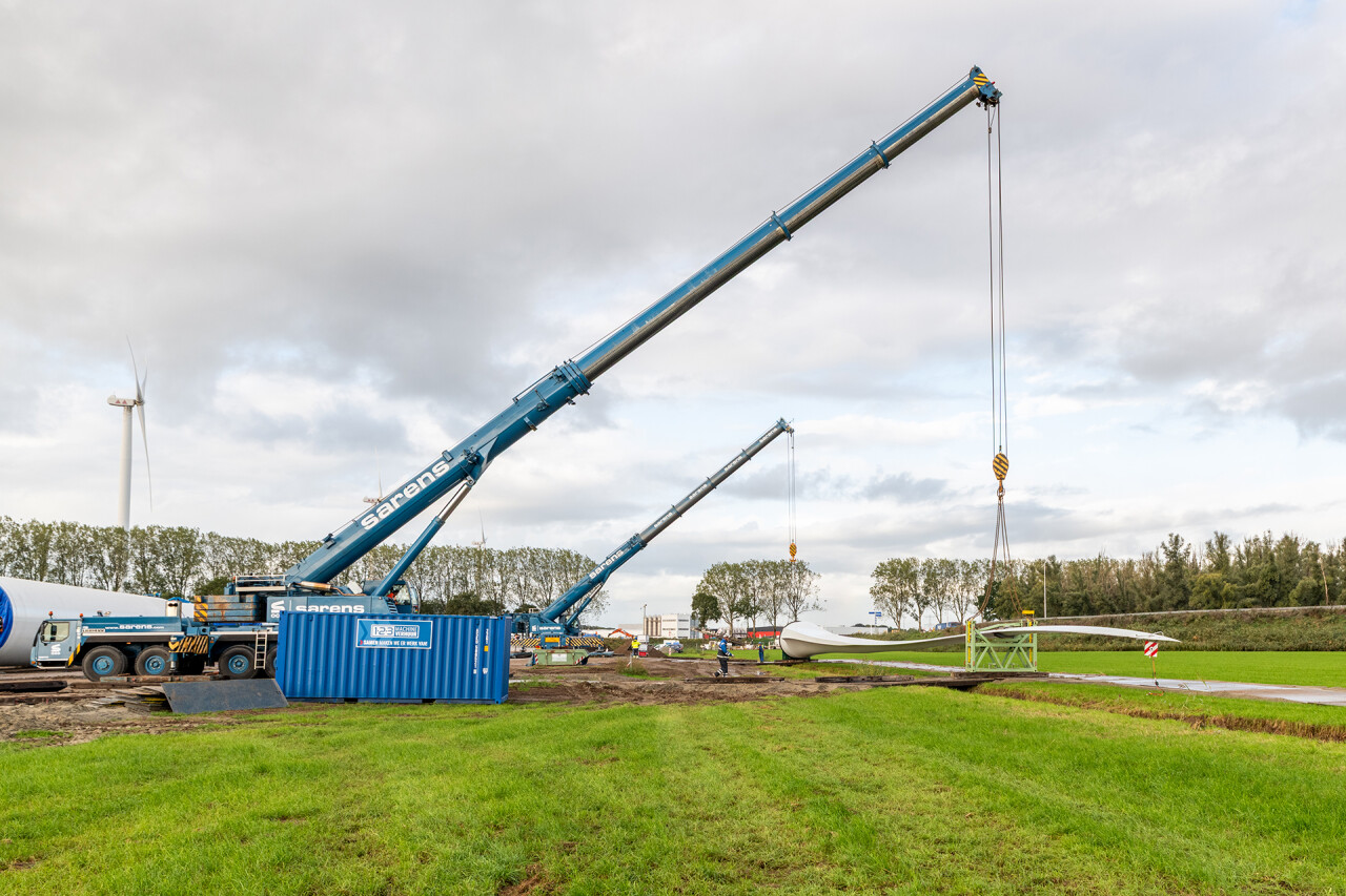 Energiepark A59 hijsen windmolenwieken